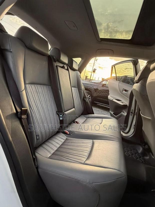 Toyota Harrier 2.0 2020 White