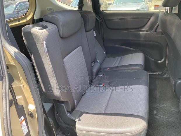 Toyota Sienta 2020