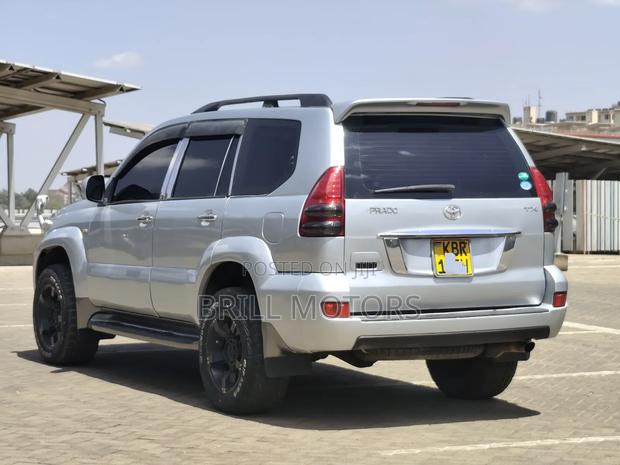 Toyota Land Cruiser Prado 2005 Silver