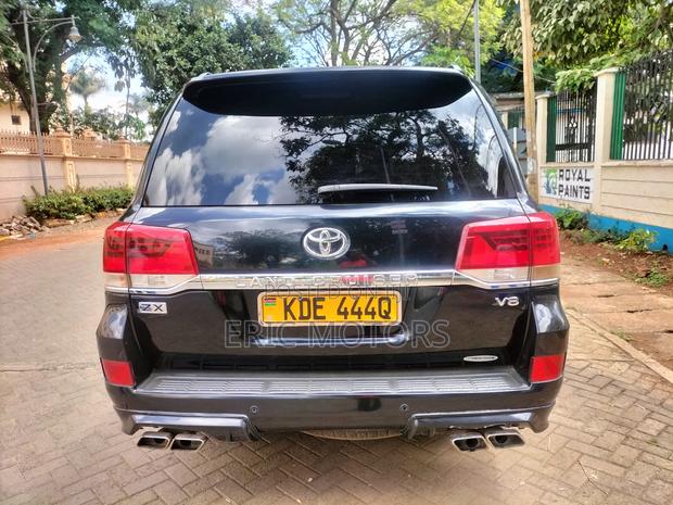 Toyota Land Cruiser 2016 Black