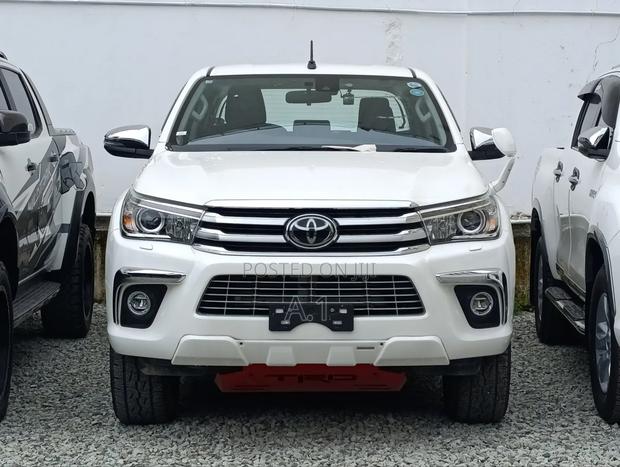 Toyota Hilux Revo Double Cab Deisel 2.4 RWD 2019 White