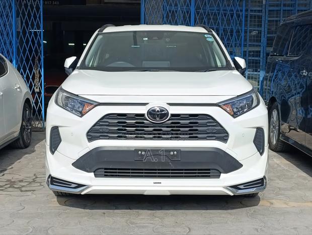 Toyota RAV4 Limited FWD 2019 White