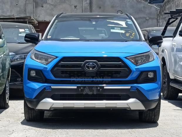 Toyota RAV4 Adventure 2019 Blue