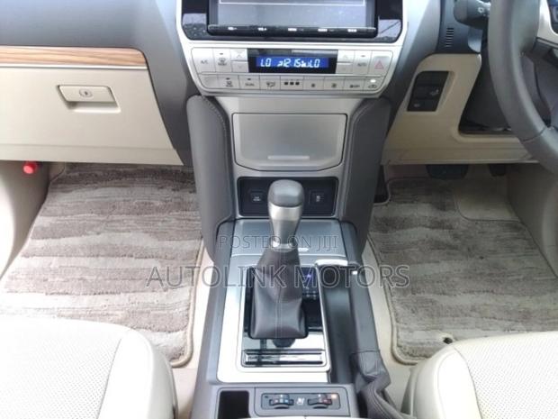 Toyota Land Cruiser Prado 2.7 2022 White