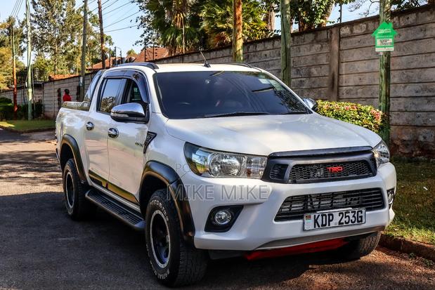 Toyota Hilux Revo Double Cab Deisel 2.8 AWD 2016 White