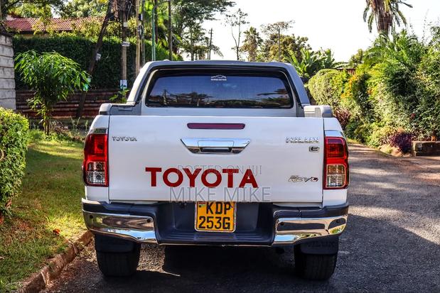 Toyota Hilux Revo Double Cab Deisel 2.8 AWD 2016 White