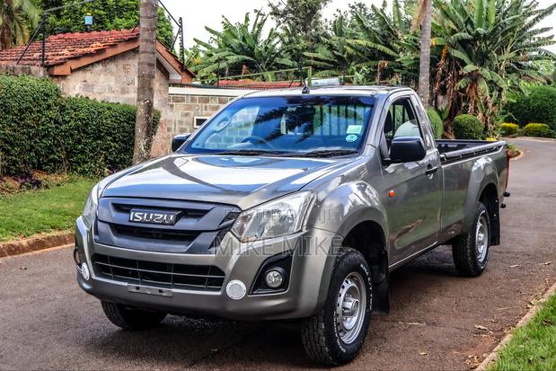Isuzu D-MAX 2023 Silver
