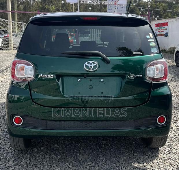 Toyota Passo 1.0 FWD 2018 Green