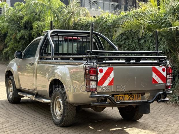 Isuzu D-MAX 2019 Burgundy