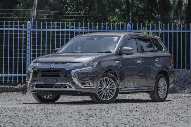 Mitsubishi Outlander 2.4 PHEV AWD 2019 Brown