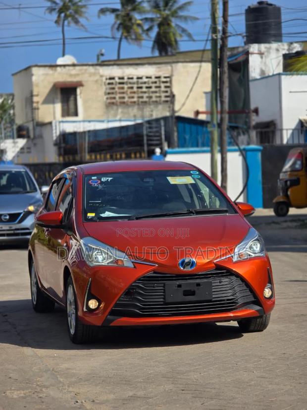 Toyota Vitz 1.5 FWD 5dr 2019 Orange