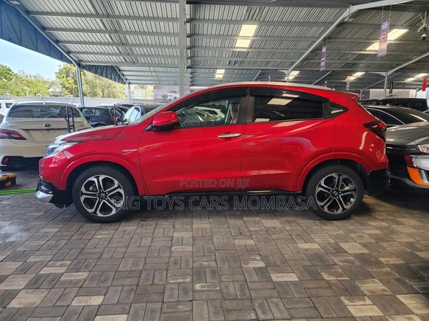 Honda Vezel 1.5 Hybrid 2WD 2018 Maroon
