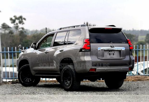 Toyota Land Cruiser Prado 2.8 2021 Brown