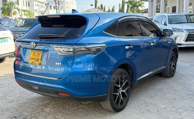Toyota Harrier 2.5 Hybrid 4WD 2017 Blue