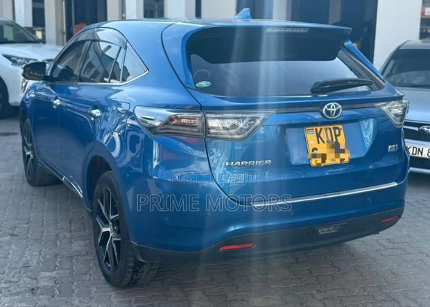 Toyota Harrier 2.5 Hybrid 4WD 2017 Blue