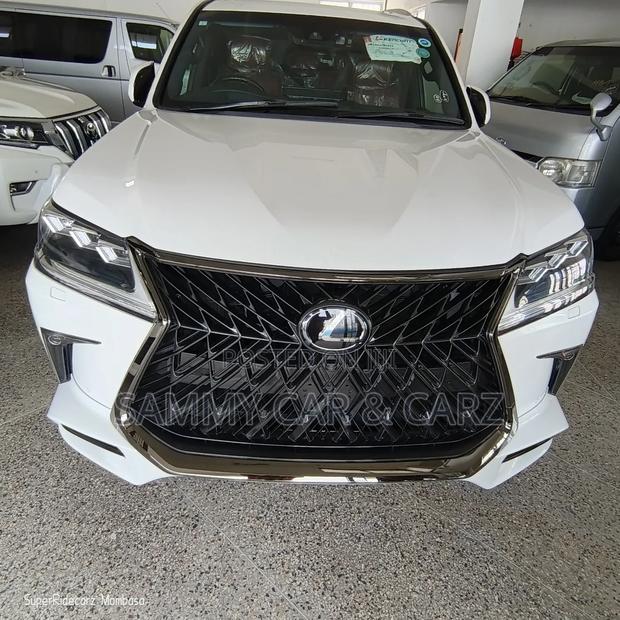 Lexus LX 570 AWD 2020 White