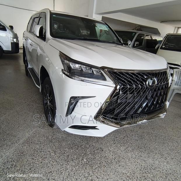 Lexus LX 570 AWD 2020 White