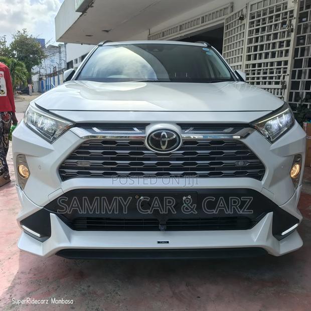 Toyota RAV4 2020 White