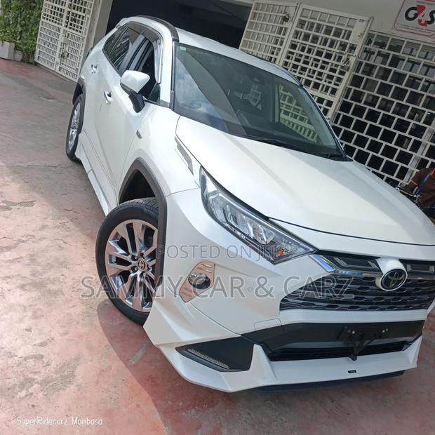 Toyota RAV4 2020 White