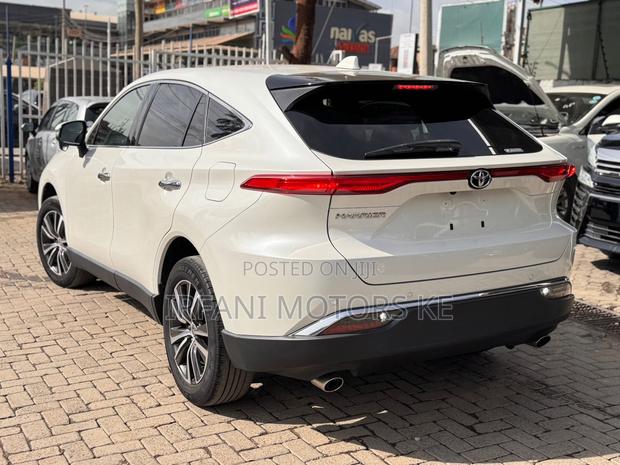 Toyota Harrier 2.0 2020 White