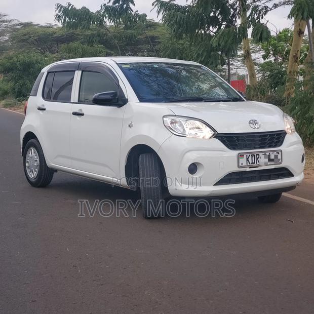 Toyota Passo 1.0 FWD 2017 White
