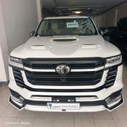 Toyota Land Cruiser LC300 2023 White for sale