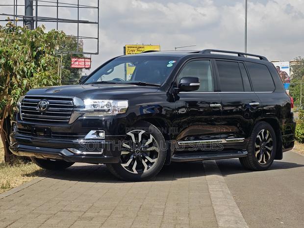 Toyota Land Cruiser 4.6 V8 ZX 2019 Matt Black