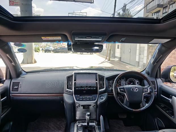 Toyota Land Cruiser 4.6 V8 ZX 2019 Matt Black