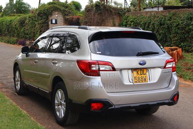 Subaru Outback 2.5i AWD 2016 Gold
