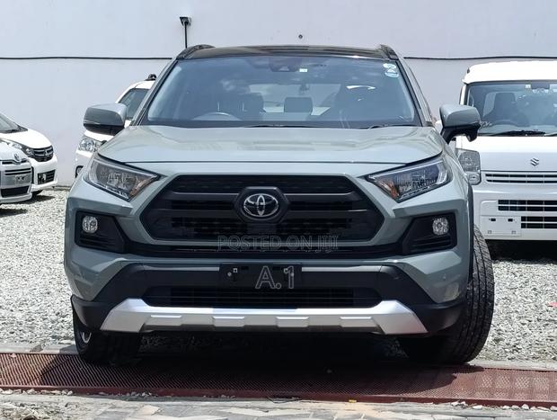 Toyota RAV4 Adventure 2019 Green