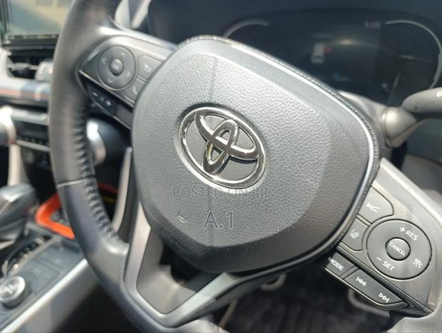 Toyota RAV4 Adventure 2019 Green