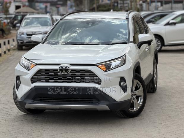 Toyota RAV4 2020 White