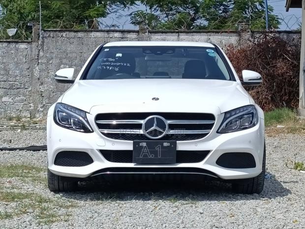 Mercedes-Benz C200 2018 White