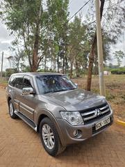 Mitsubishi Pajero 3.8 V6 GLS/GLX 2011 Gold for sale