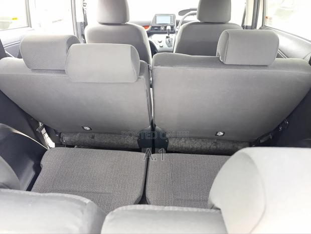 Toyota Sienta 1.5 Hybrid FWD (6-seater) 2019 White