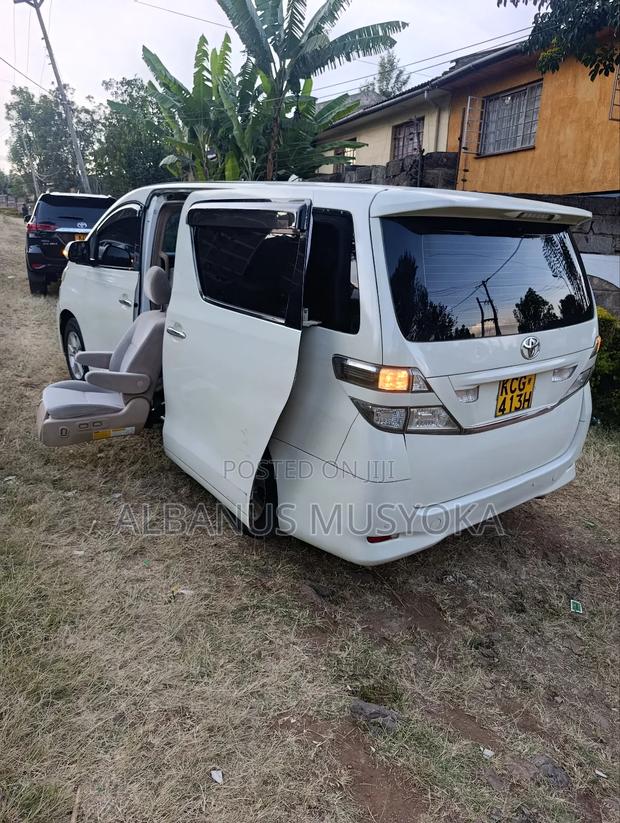 Toyota Alphard 2009 White