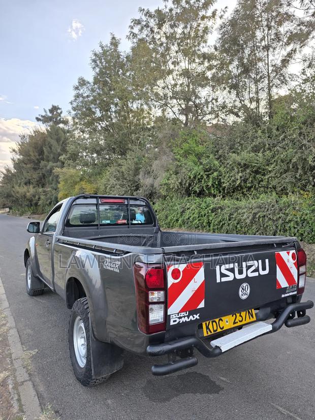 Isuzu D-MAX 2021 Gold