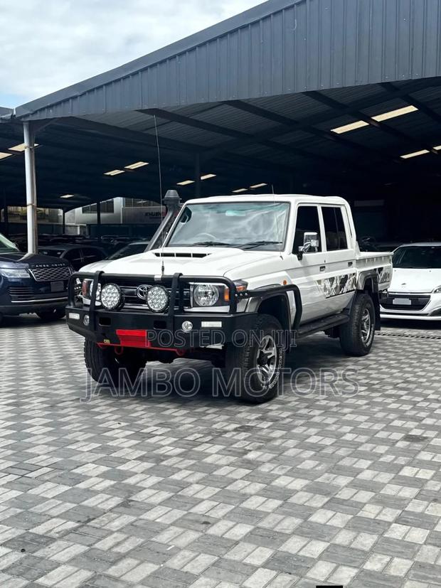 Toyota Land Cruiser 79 Series 2019 White