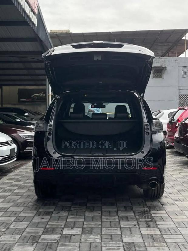 Toyota Harrier 2.0 2019 Black