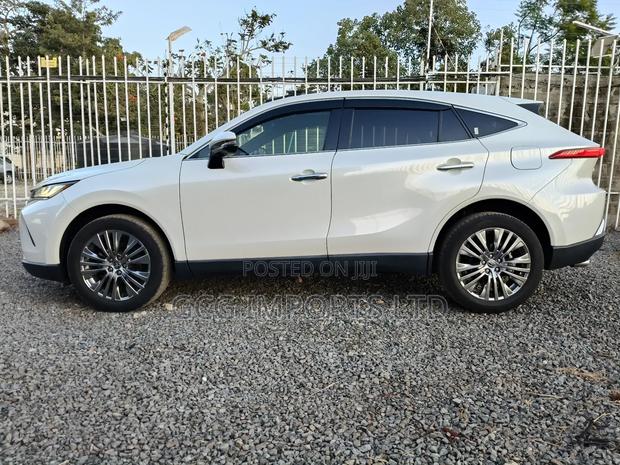 Toyota Harrier 2.0 2020 White