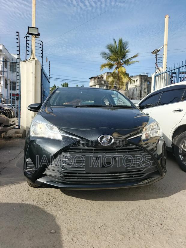 Toyota Vitz 1.3 FWD 5dr 2019 Black