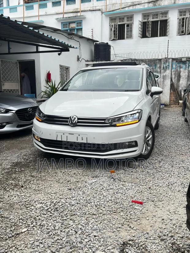 Volkswagen Touran 2019 White