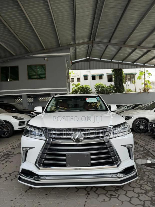 Lexus LX 2019 White