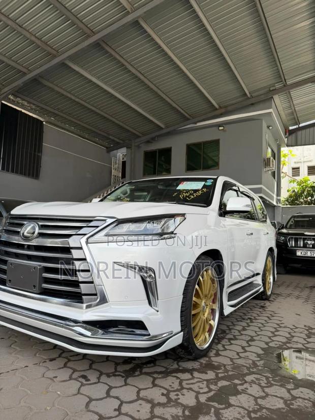 Lexus LX 2019 White