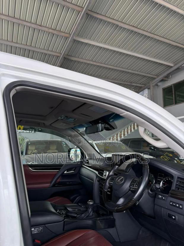 Lexus LX 2019 White