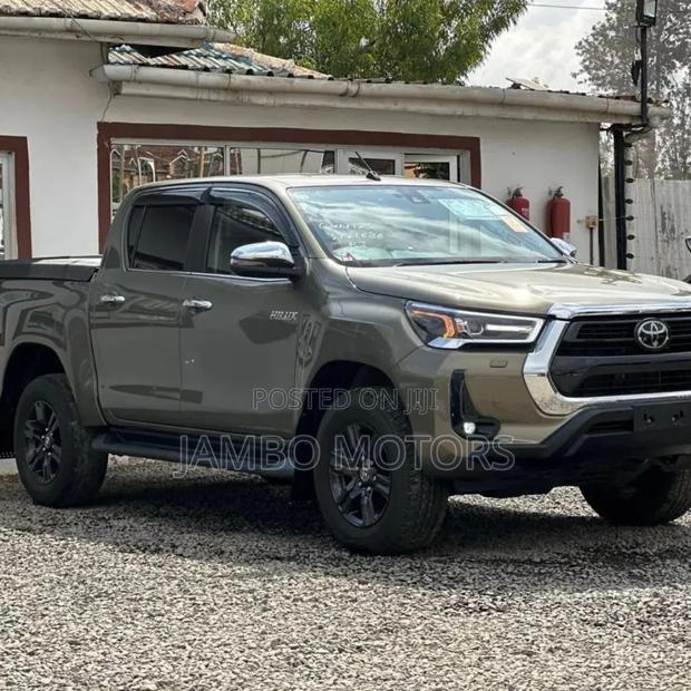 Toyota Hilux Revo Double Cab Deisel 2.4 RWD 2021 Green