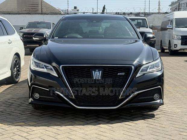 Toyota Crown 2019 Black