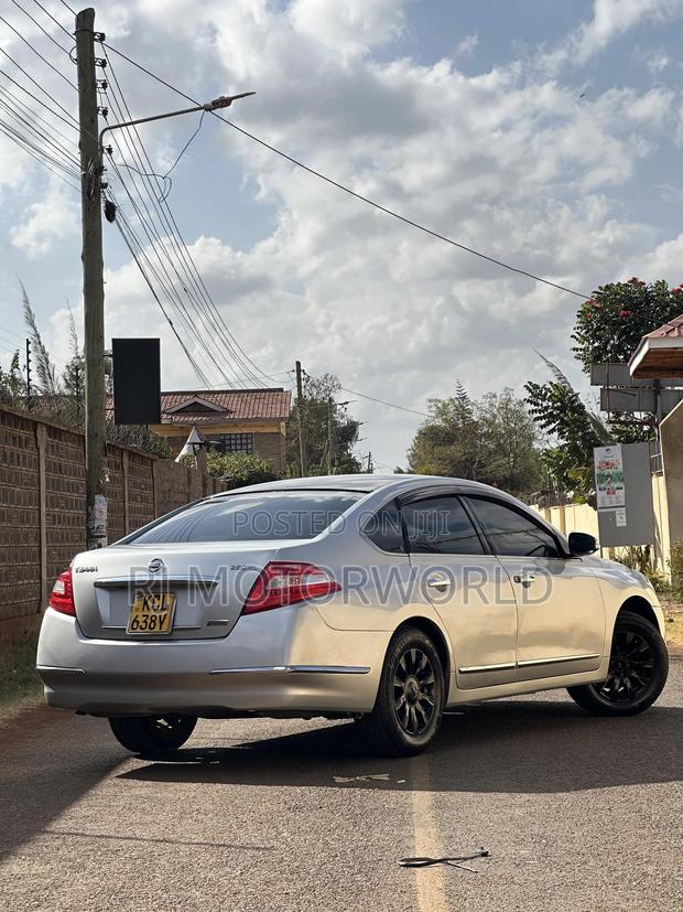 Nissan Teana 2010 Silver