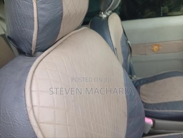 Toyota Porte 2009 Gold