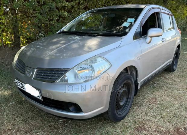 Nissan Tiida 2008 Silver